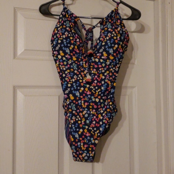 Vera Bradley bathing suit - Picture 2 of 2